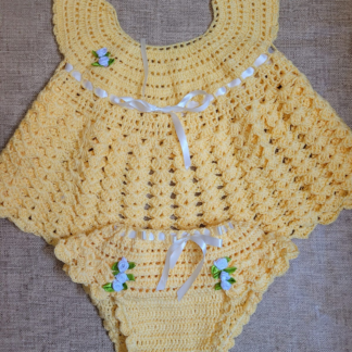 Vestido amarelo crochê com calcinha
